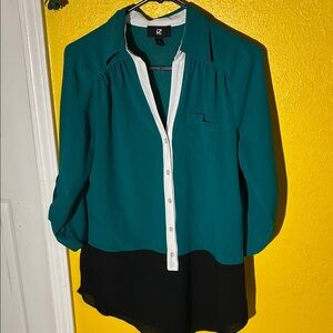 Iz Byer Green and Black Blouse with White Accents